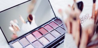 Top 10 Best Drugstore Eyeshadows of 2019 – Reviews